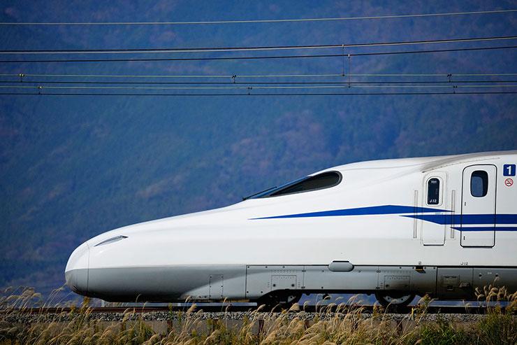 SONY  α1 ローリングシャッター歪み作例：新幹線