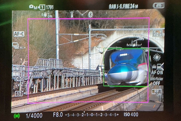 SONY α9 III 高速連写作例ファインダーの様子
