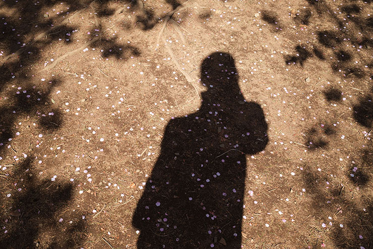 富士フイルム X100VI 作例：人物の影