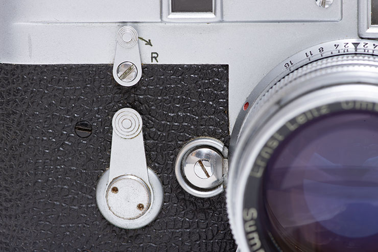 Leica M3 本体：巻き戻しレバー
