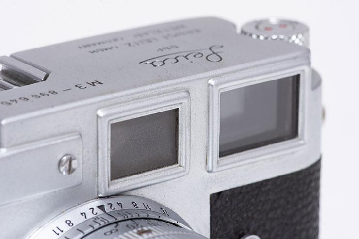 Leica M3 本体：ファインダー、ブライトフレーム採光窓、距離計窓
