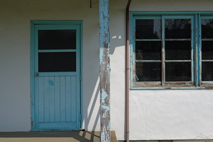 Leica SL3 作例・水色のドア