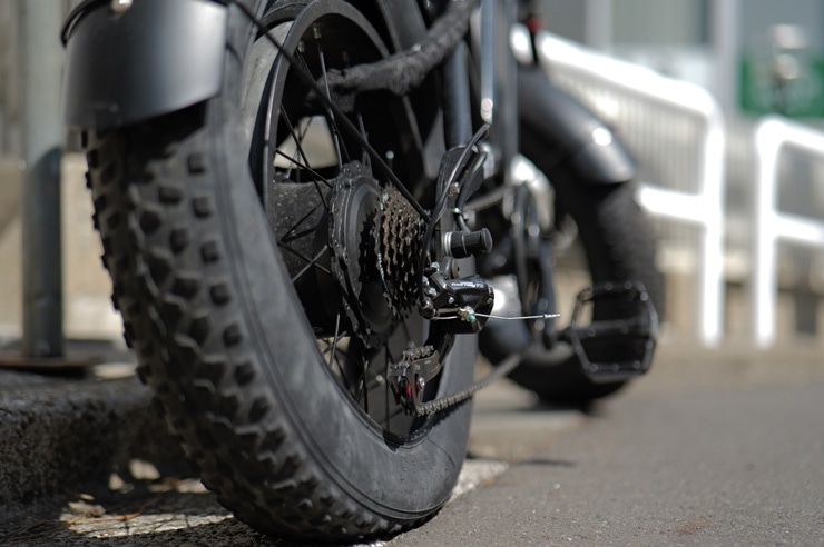 Leica SL3 作例・バイクのタイヤ