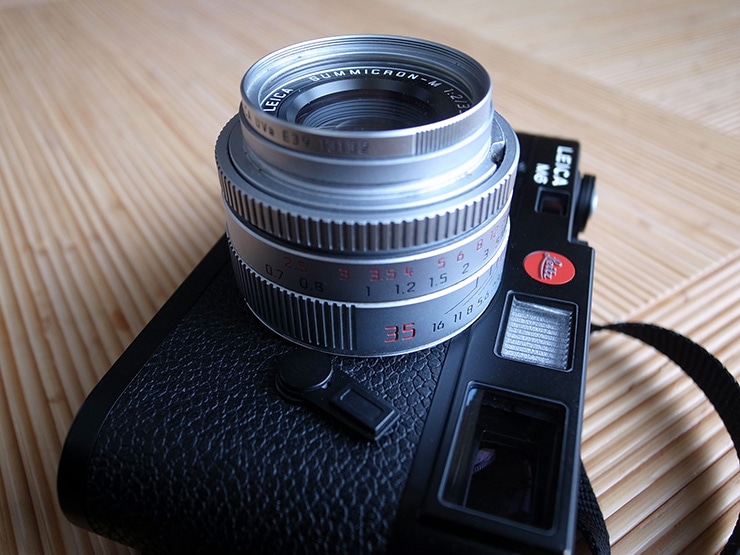  LeicaズミクロンM f2/35mm ASPHを装着した新型Leica M6の画像