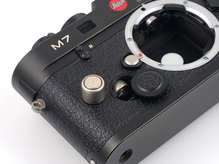 Leica M7 本体：電池装填部の画像
