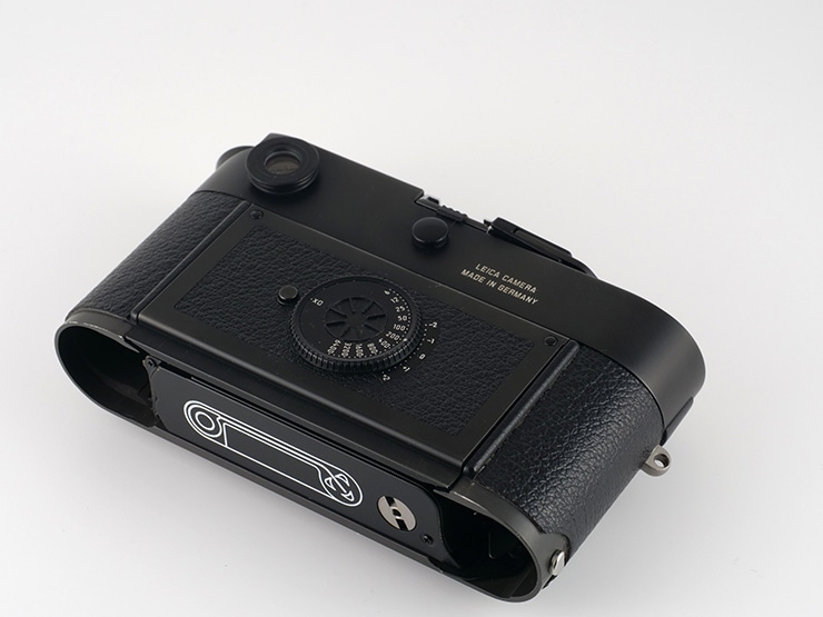 Leica M7 本体：背面から見た画像