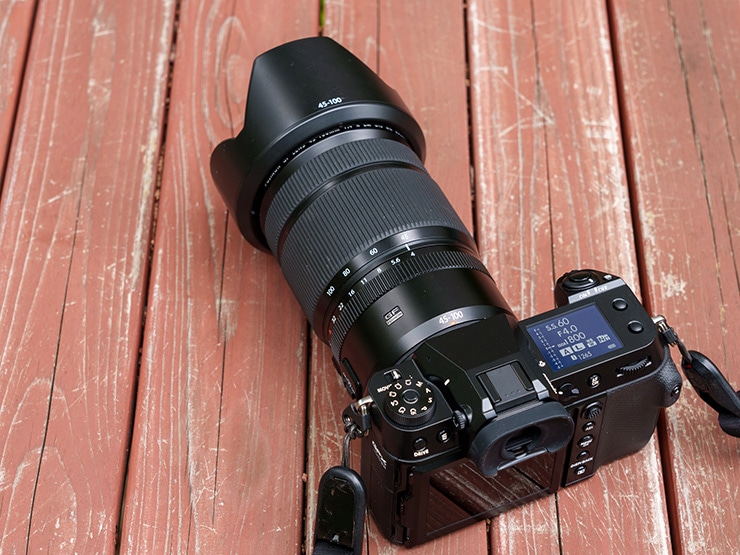 FUJIFILM GFX100S II レビュー × 荻窪 圭｜持ち歩いてスナップ