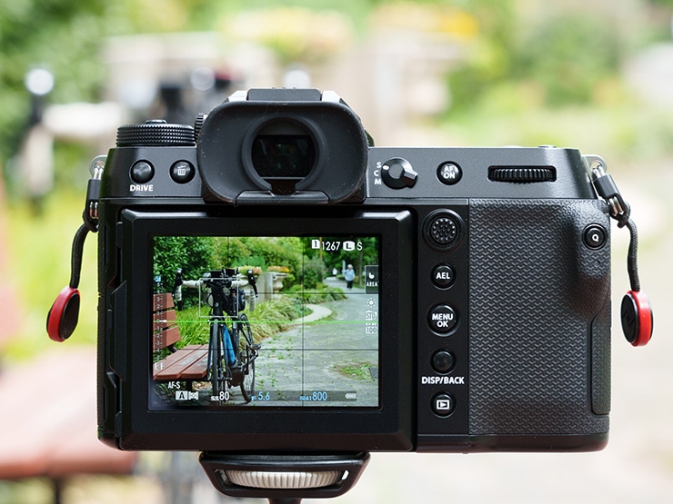 FUJIFILM GFX100S II レビュー × 荻窪 圭|持ち歩いてスナップ FUJIFILM GFX100S II レビュー × 荻窪 圭|持ち歩いてスナップ