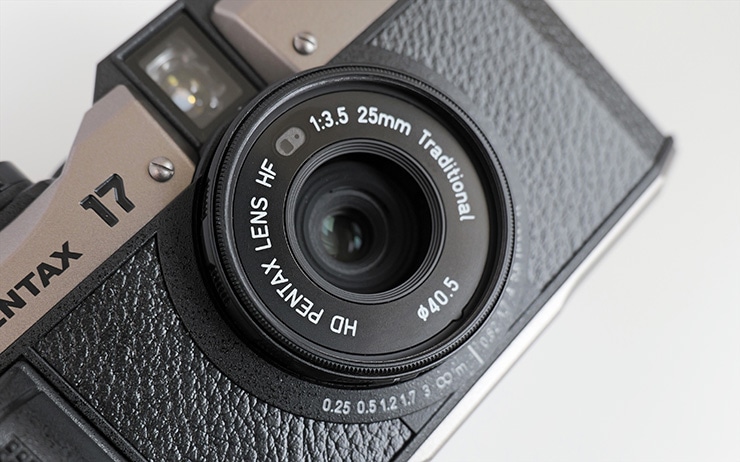 PENTAX 17 レビュー× こばやしかをる｜こだわりと楽しさが詰まっ