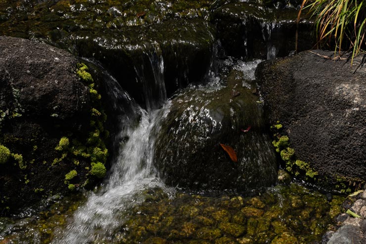 NDフィルターを装着せずに撮影した滝の画像