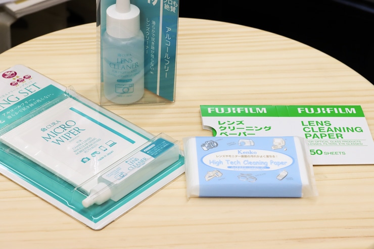 レンズのメンテナンス用品が並んだ画像