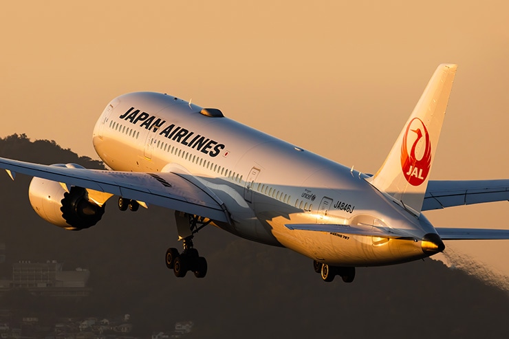 Canon EOS R5 Mark II 作例：夕焼けと飛行機