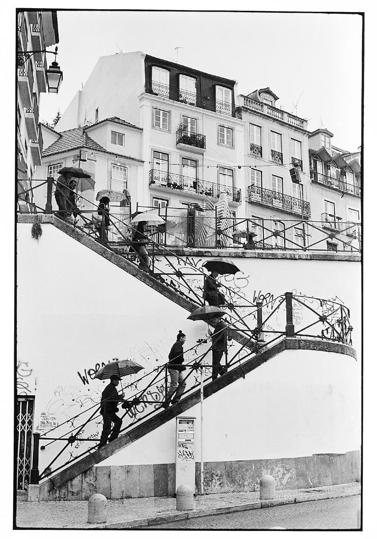 Leica M2 作例：雨の日のヨーロッパの階段