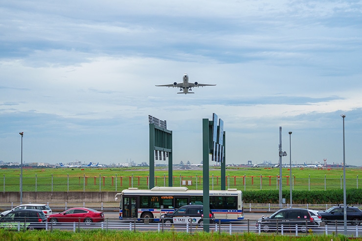 SONY FE 85mm F1.4 GM II 作例：離陸する飛行機