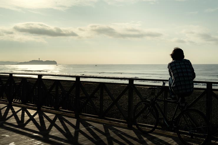 Leica Q3 43 作例：海辺と人