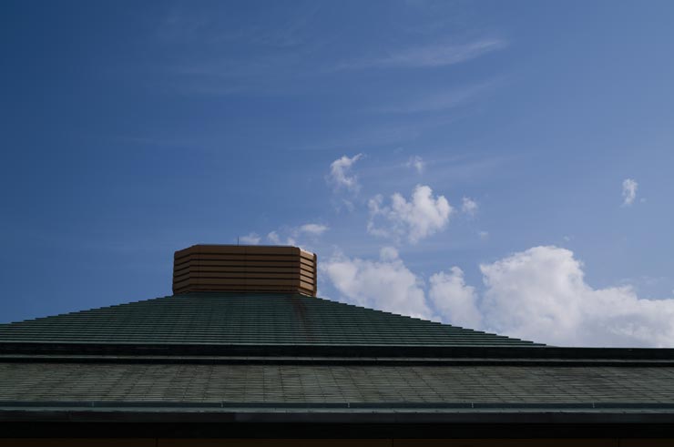 Leica M11-D 作例：国技館の屋根と青空
