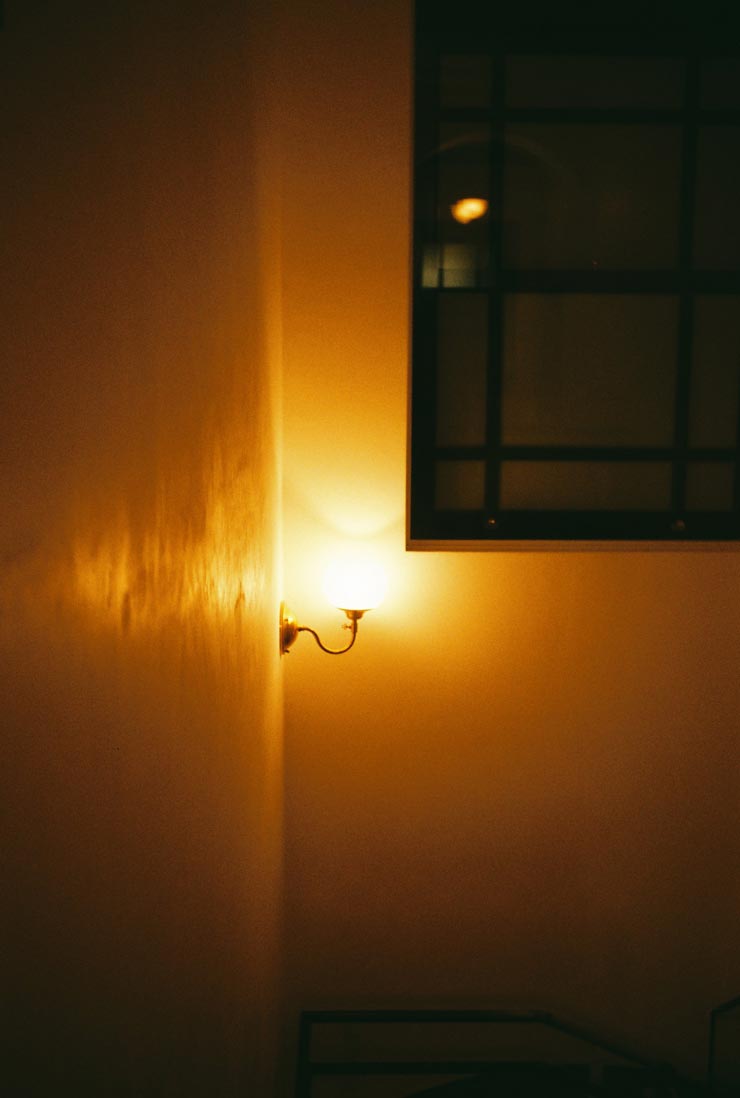Leica M4 作例：室内のランプ