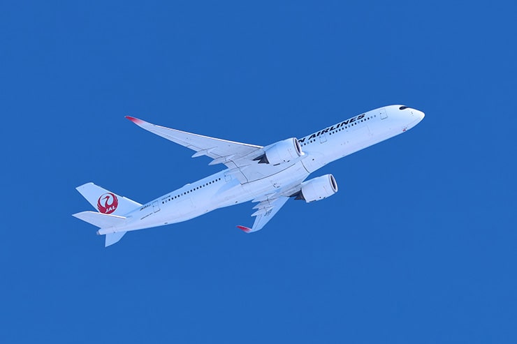 Canon RF70-200mm F2.8 L IS USM Z の作例画像：青空と飛行機
