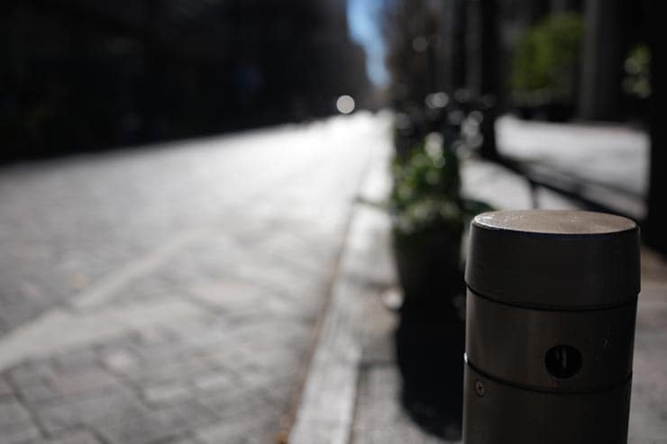 SONY FE 28-70mm F2 GM作例：オフィス街の道