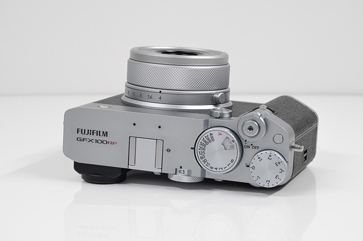 FUJIFILM GFX100RF 本体画像：ボディ上部
