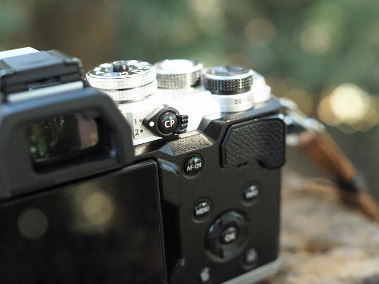 OM SYSTEM OM-3 右部操作面（CPボタン等）