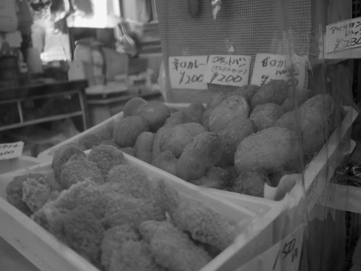 OM SYSTEM OM-3作例：カレーパン クラシックフィルム ローコントラストで撮影