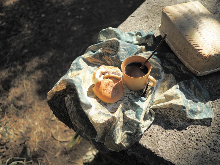 OM SYSTEM OM-3作例：あんぱんとコーヒー