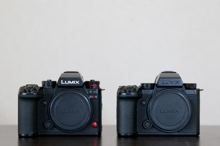 「Panasonic LUMIX S1RII」と「Panasonic LUMIX S5IIX」