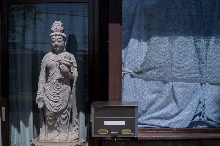 Leica ズミルックスM f1.4/50mmの作例：如来像のような石像