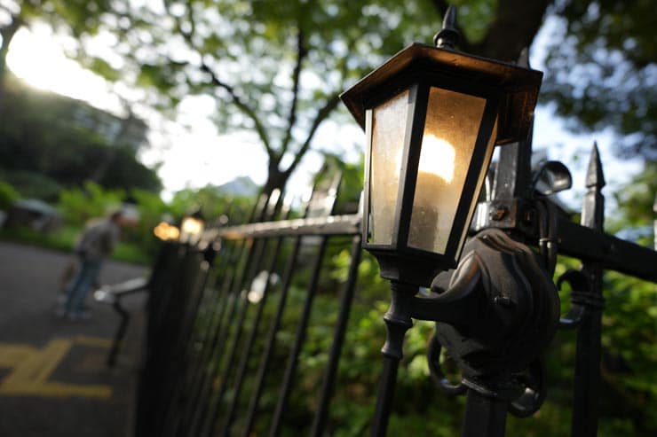 SONY FE 16mm F1.8 G作例：外灯