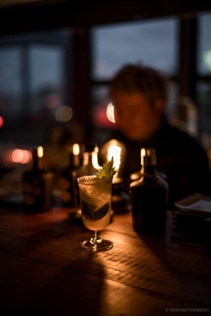 Voigtlander NOKTON 50mm F1.2 Aspherical II VM  作例：Barのテーブル上のカクテル