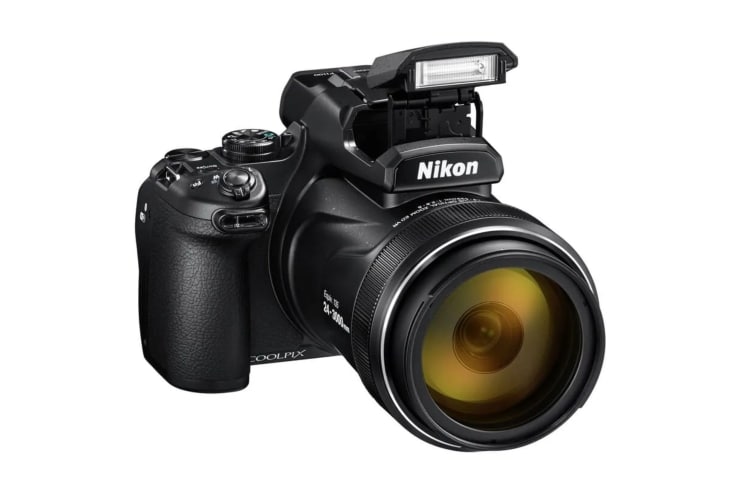 Nikon COOLPIX P1100の本体画像