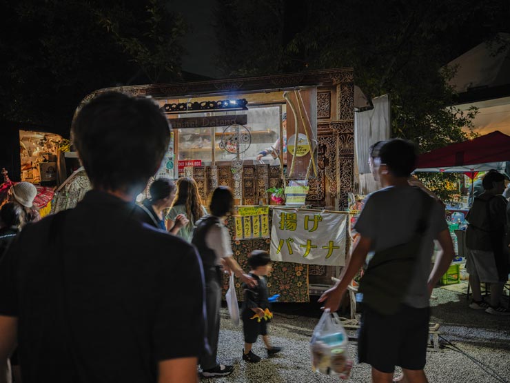 hasselblad X2D II 100C作例:人々が集まる夜祭