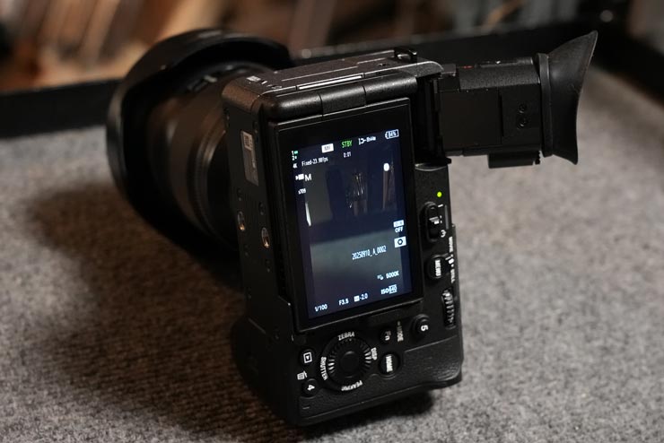 SONY FX2の縦位置時のモニター表示