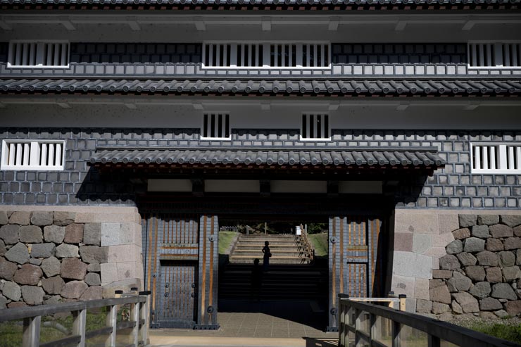 Nikon NIKKOR Z 24-70mm f/2.8 S II作例：城の入り口