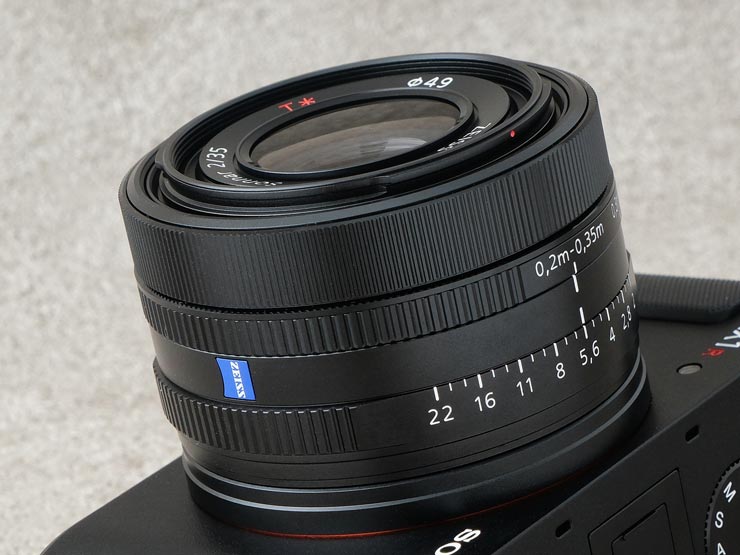 SONY Cyber-shot RX1R III 本体画像：レンズのアップ