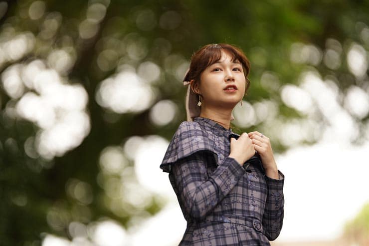 Sigma 135mm F1.4 DG | Art作例：木漏れ日の中の女性