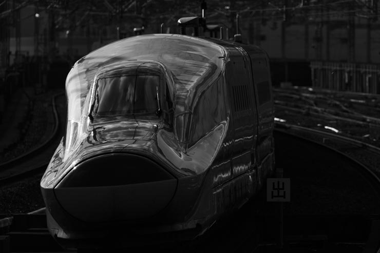 Panasonic LUMIX S 100-500mm F5-7.1 O.I.S.作例：モノクロの鉄道写真
