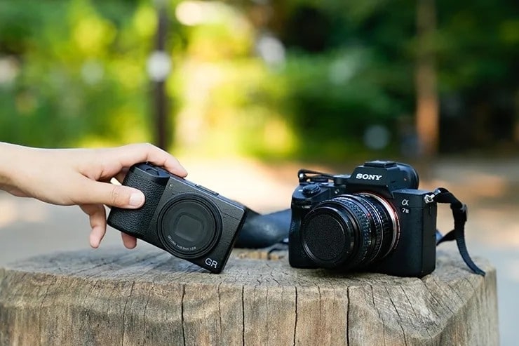 旅行におすすめのカメラ19選！持ち運びやすいカメラと選ぶポイントを解説