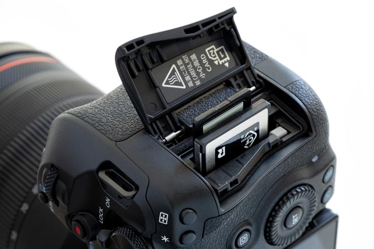 Canon EOS R6 Mark III本体:スロット