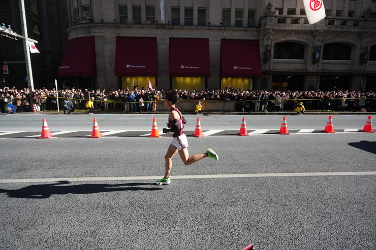 SIGMA 20-200mm F3.5-6.3 DG  | Contemporary作例：箱根駅伝復路を走るランナー