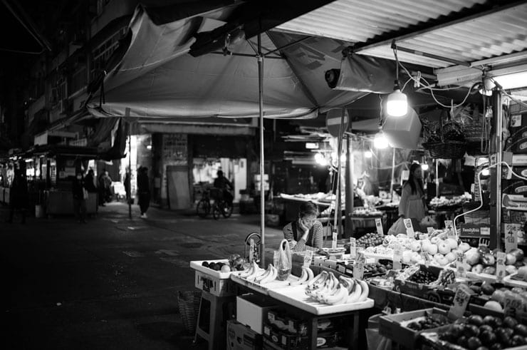 Leica ノクティルックスM F1.2/35mm ASPH.作例：モノクロで撮影した香港の市場