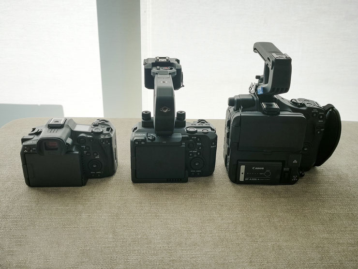 左から、Canon EOS R5C、EOS C50、OS C80本体:モニター面
