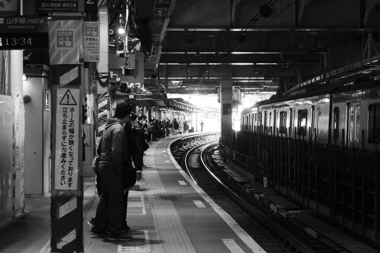 RICOH GR IV Monochrome レビュー | 作例で見るモノクロ専用機の魅力とGR IVとの比較キービジュアル