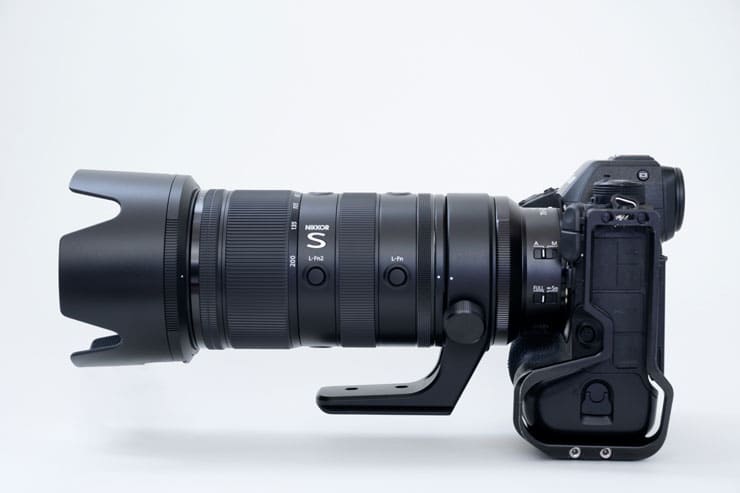 三脚座を装着したNikon NIKKOR Z 70-200mm f/2.8 VR S II本体