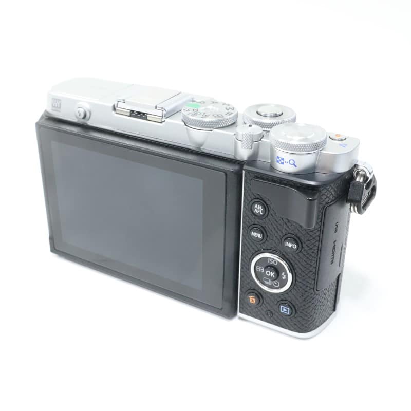 PEN E-P7 ボディー シルバー