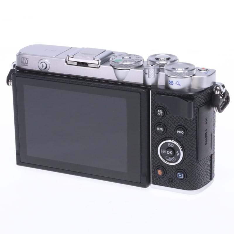 PEN E-P7 ボディー シルバー