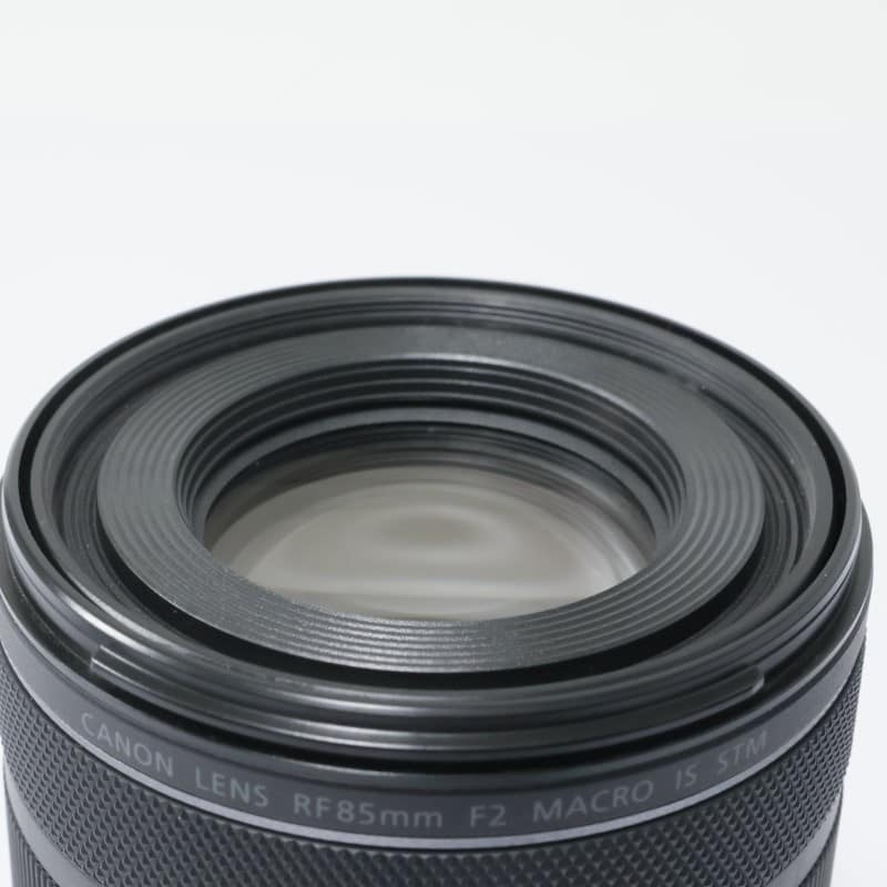 RF85mm F2 MACRO IS STM