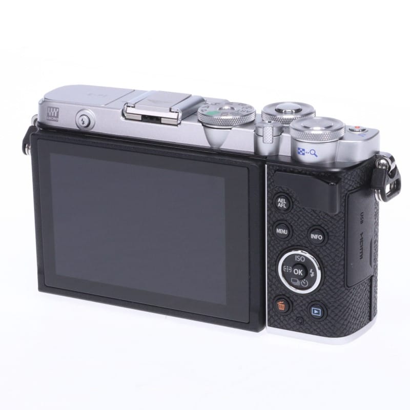 PEN E-P7 ボディー シルバー
