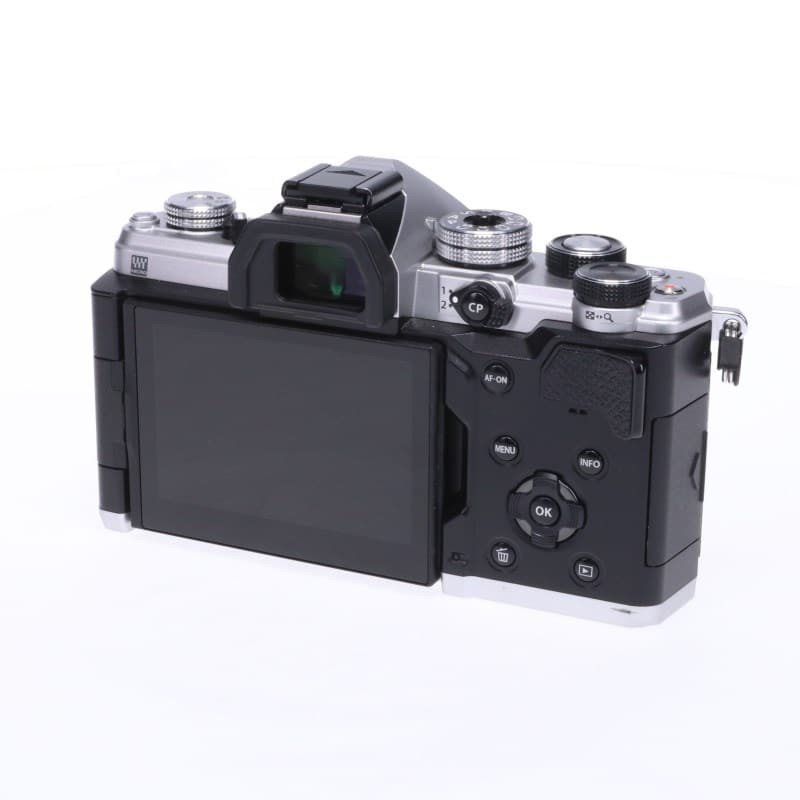 OM SYSTEM OM-3 ボディー シルバー